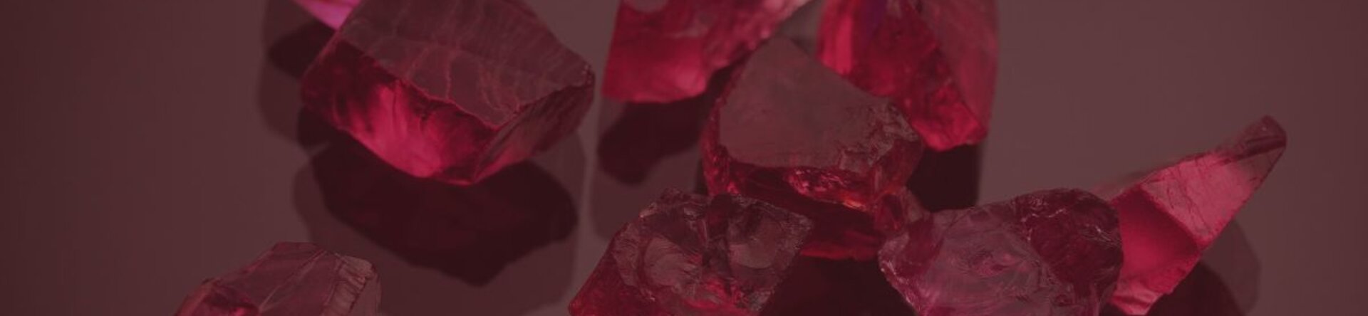 Il Rubino: Storia, Potere e Simbolismo della Pietra del “Re delle gemme”
