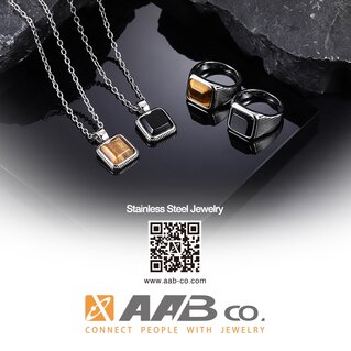 ChatGPT 说：  Set di gioielli da uomo in acciaio inossidabile con dettaglio in pietra