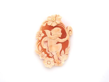 Cammeo in Conchiglia Cassis Rufa con Angelo