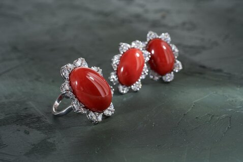 Mediterranean Red Coral Earrings and Ring Set in 18K Gold with High-Quality Diamonds