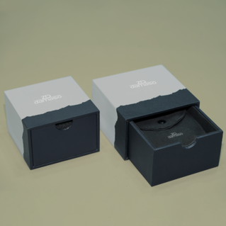 luxury packaging pouch by Zahir Damaso