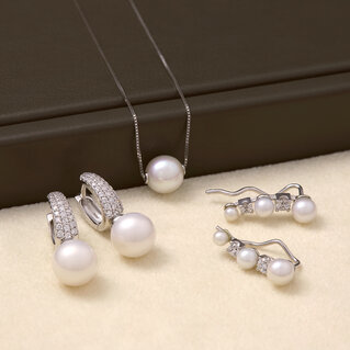 14kt gold jewelry with pearls