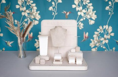 NARDELLI DONNA Window Display