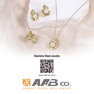 Golden Pearl Bloom Jewelry Set