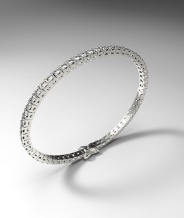 TENNIS BRACELET_PYRAMID Model