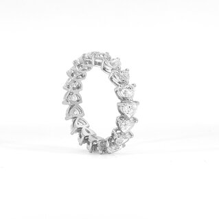 FANCY SHAPE_HEART eternity ring
