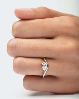 TEMPERANCE SOLITAIRE, RING